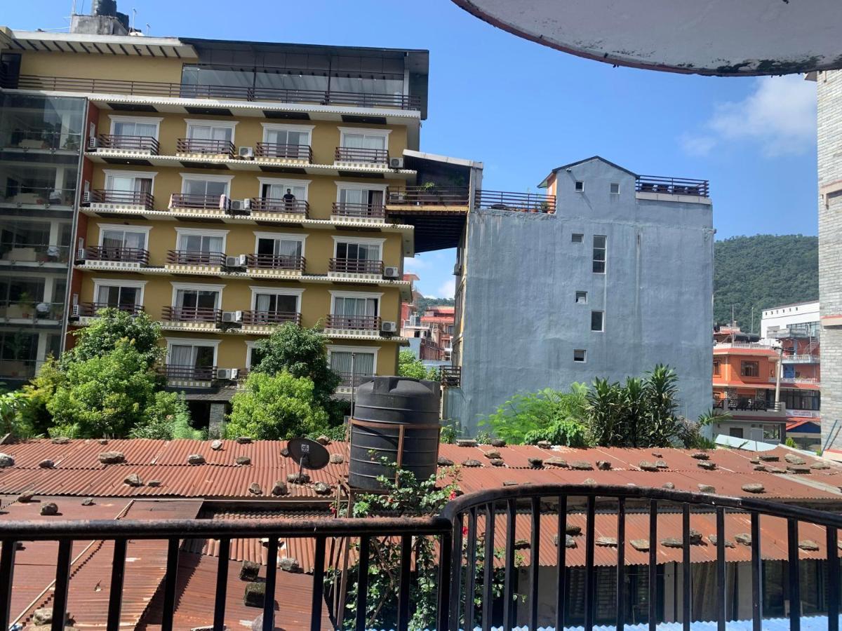 Hotel Peace Ganga Inn Pokhara Eksteriør billede