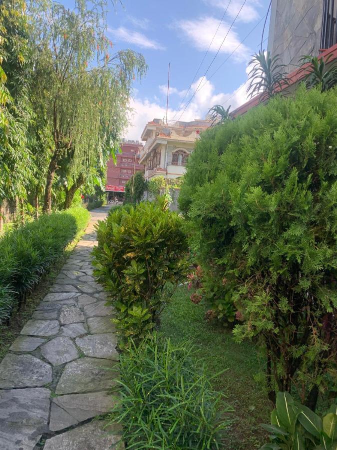 Hotel Peace Ganga Inn Pokhara Eksteriør billede