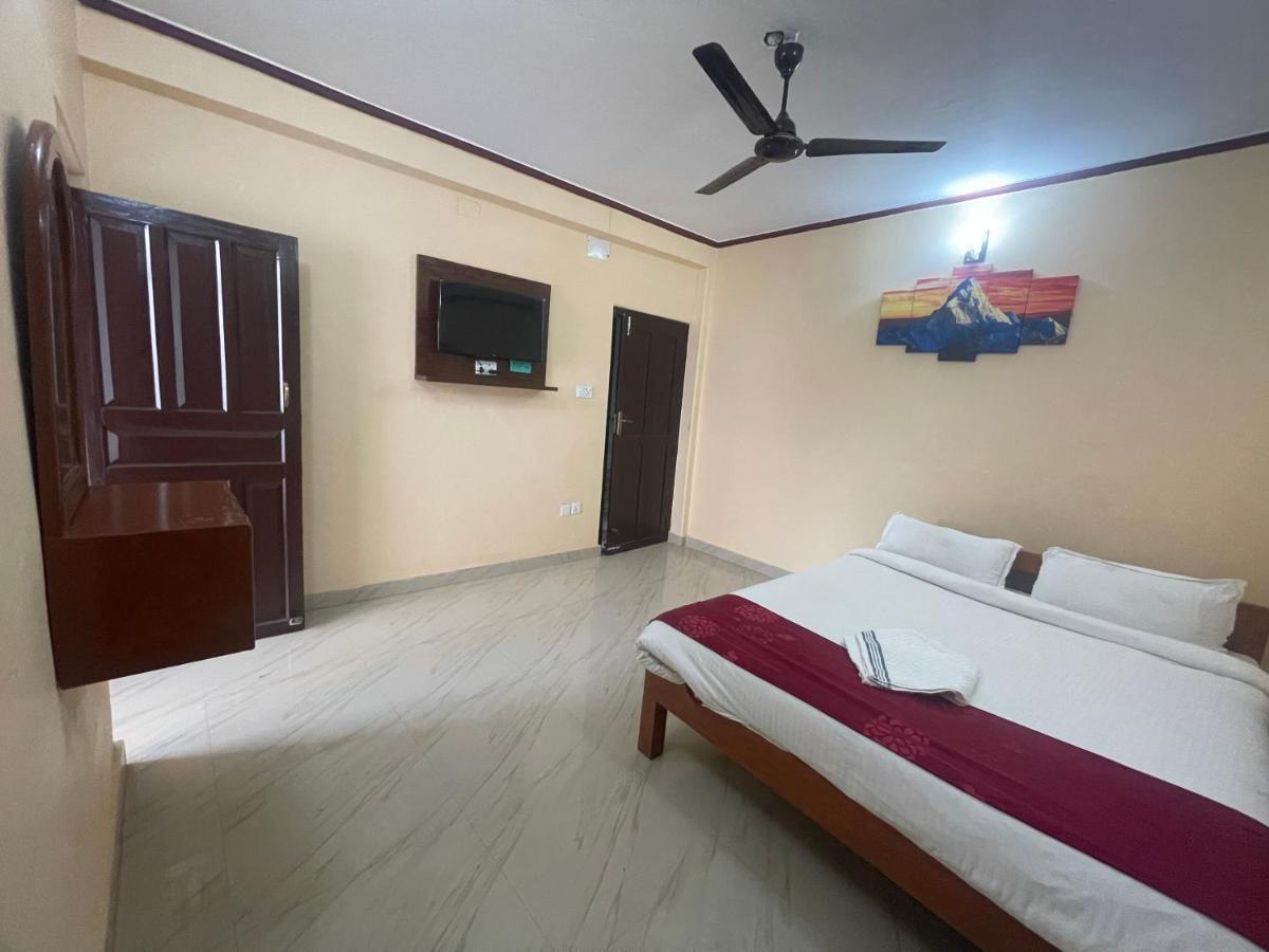 Hotel Peace Ganga Inn Pokhara Eksteriør billede