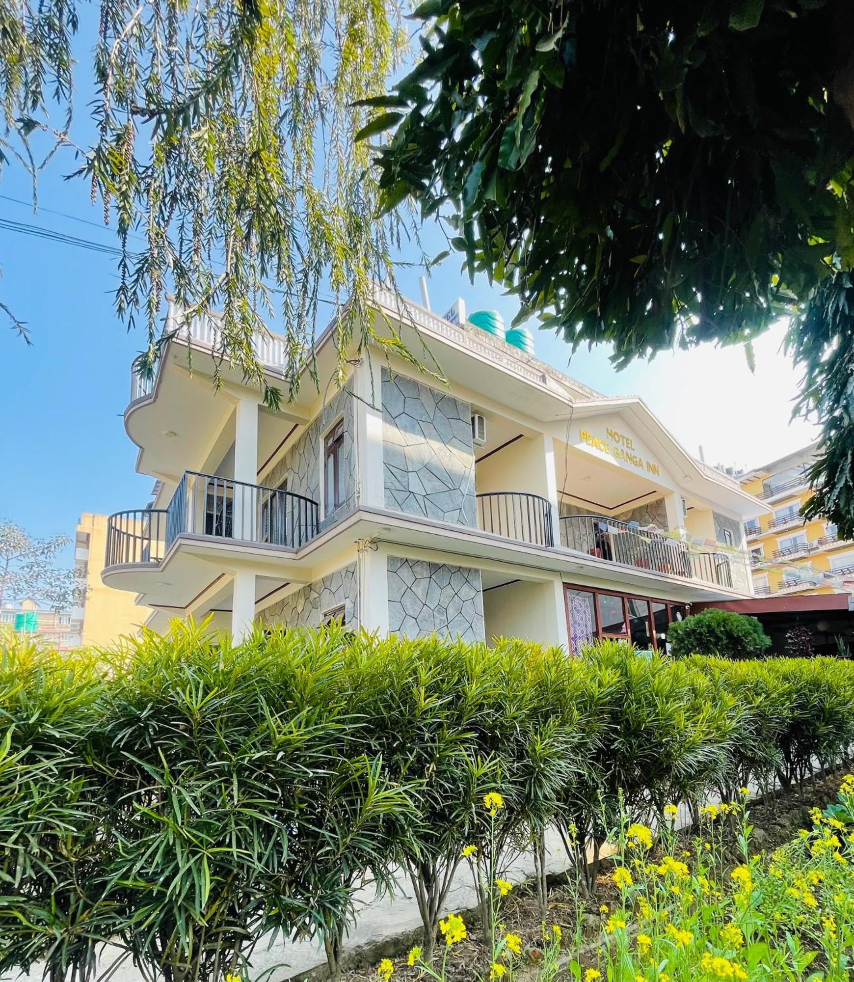 Hotel Peace Ganga Inn Pokhara Eksteriør billede