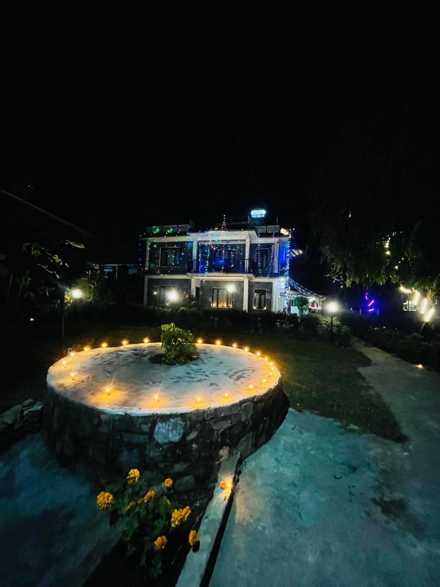 Hotel Peace Ganga Inn Pokhara Eksteriør billede