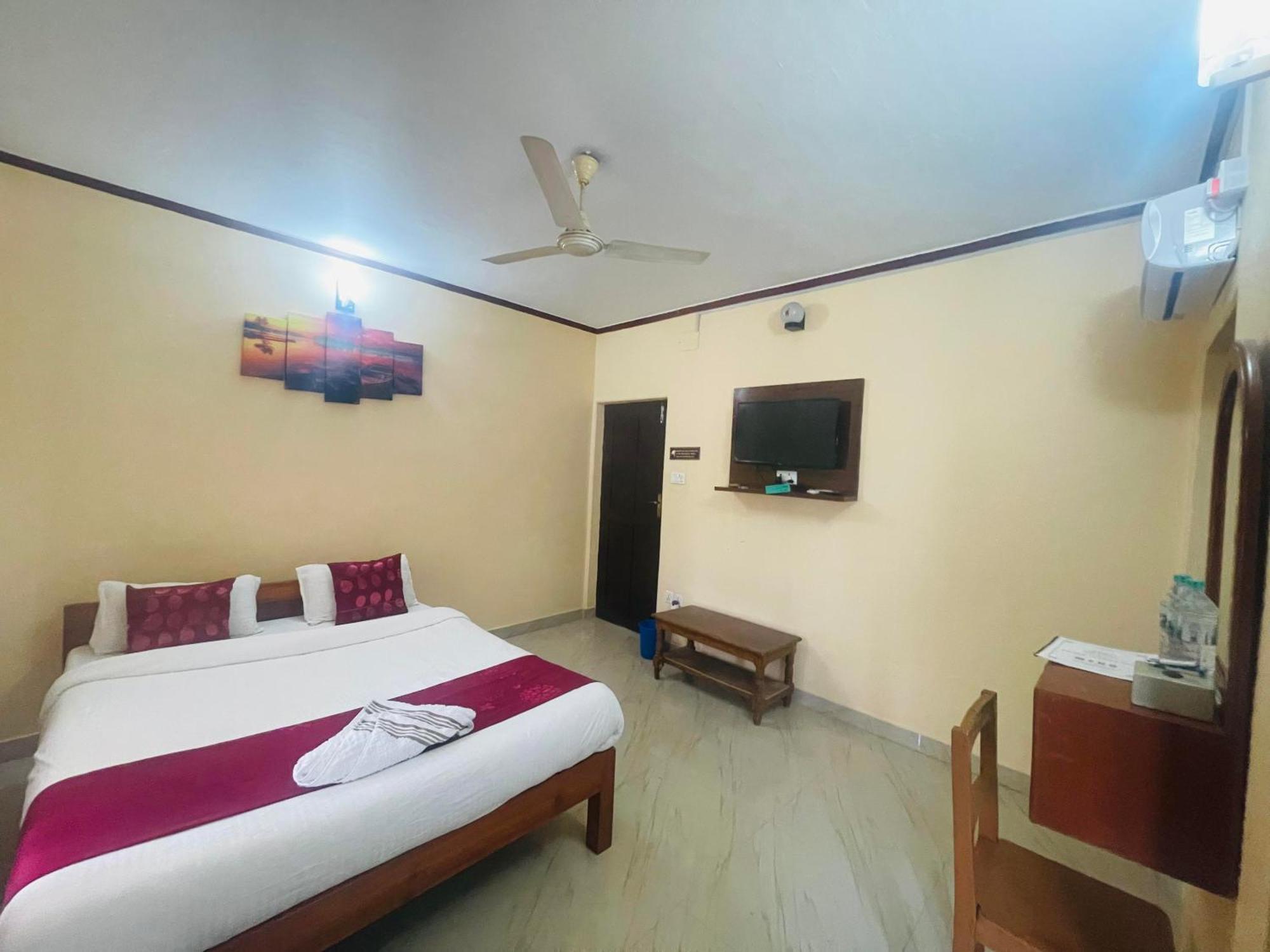 Hotel Peace Ganga Inn Pokhara Eksteriør billede
